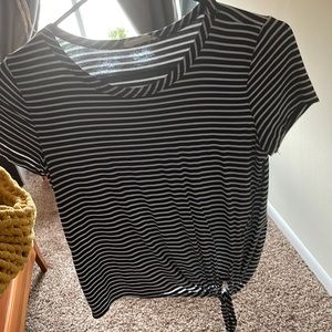 Black and white stripped tee